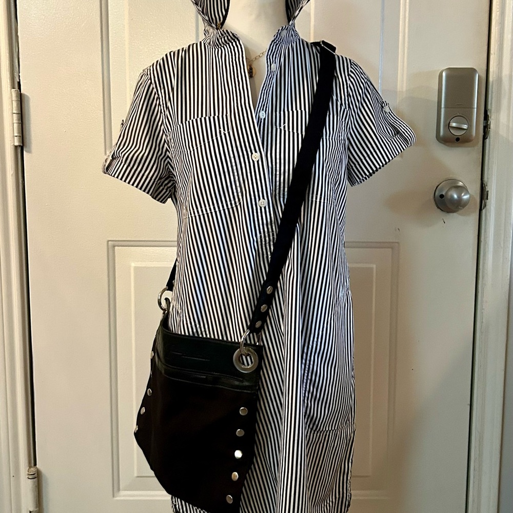 CLASSIC Vineyard Vines Black and White Striped Fabric, Women’s 4.